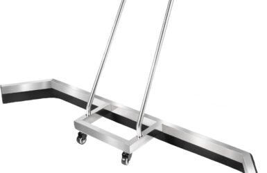 Make a Splash with the Sport Court Squeegee: Your Ultimate Court Companion!