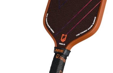 Dinking with Style: A Review of the T700 Carbon Fiber Pickleball Paddles!